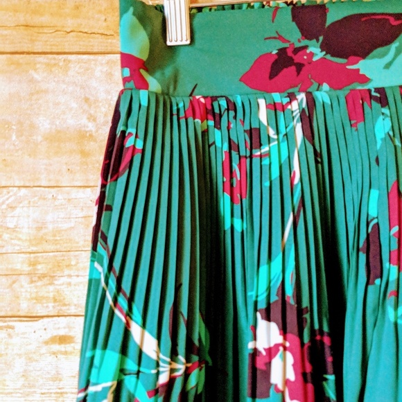 Merona | Target | Green Floral Skirt | S - Picture 5 of 5